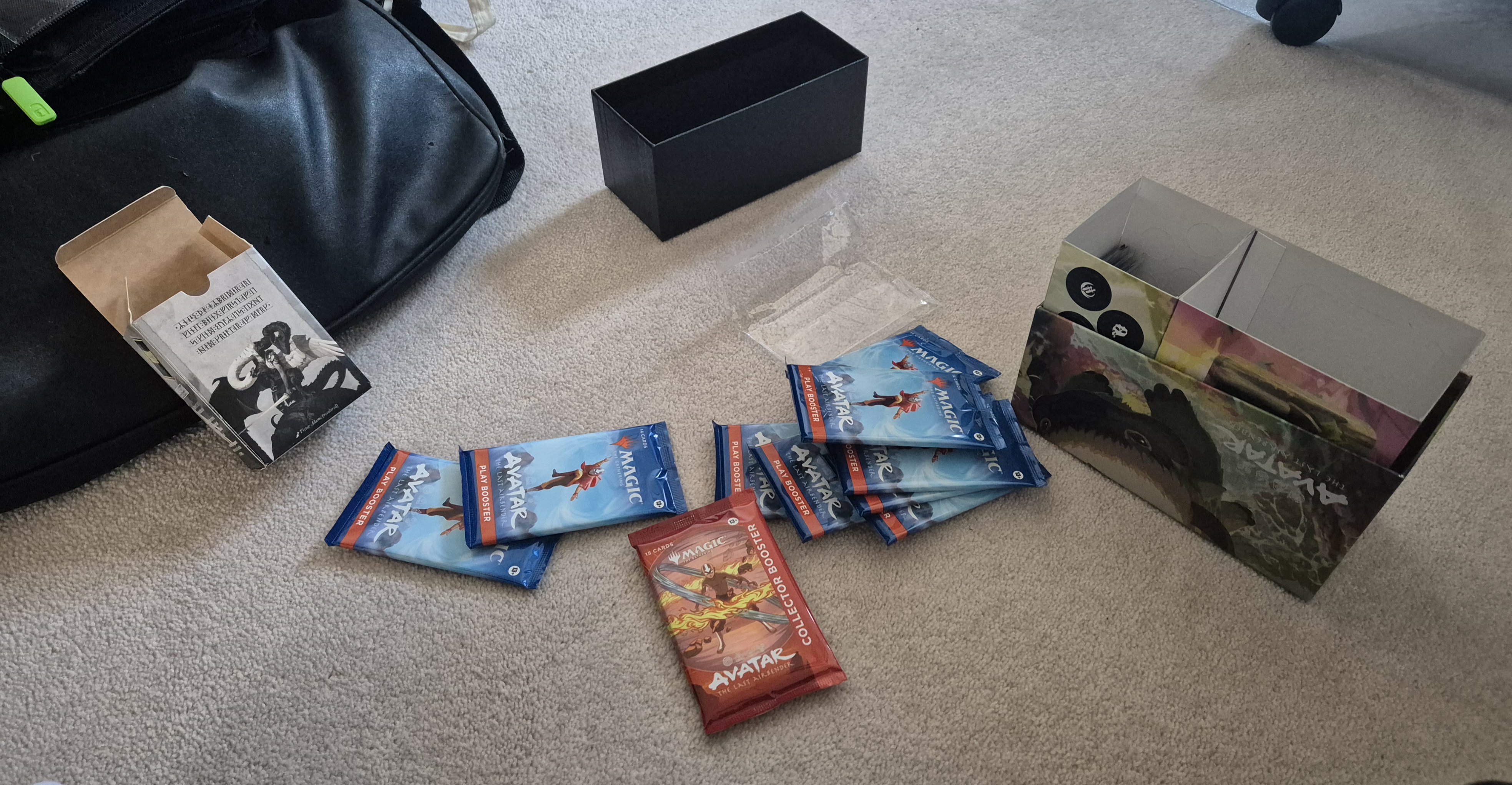 An opened Commander Bundle